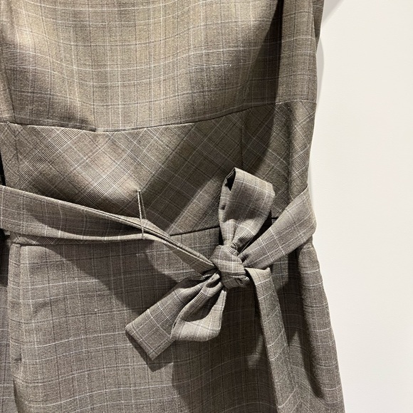 ♥️ Unique and flattering business/ day dress with cap sleeves and a belt - Picture 5 of 14